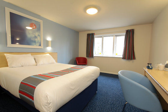 Travelodge Reading Whitley Room photo